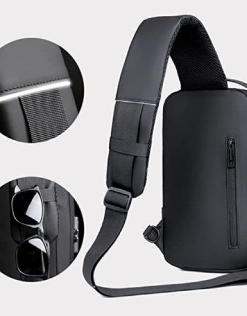 Shoulder bag with USB charging